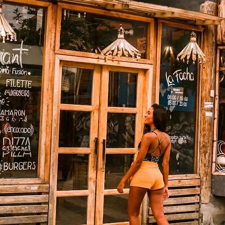 La Facha Hostal Restaurant Surf مومبيش المظهر الخارجي الصورة