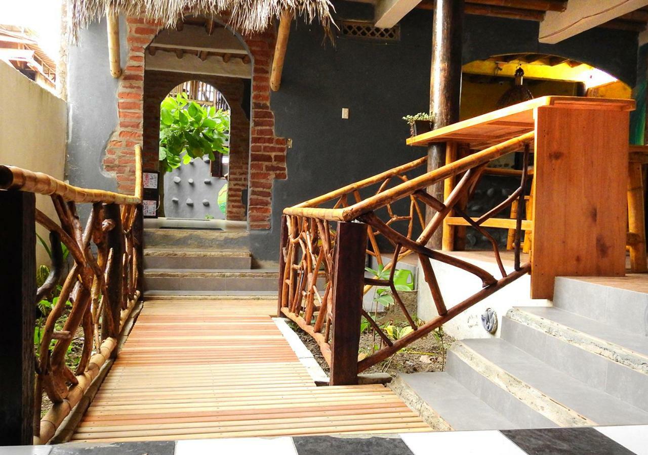 La Facha Hostal Restaurant Surf مومبيش المظهر الخارجي الصورة